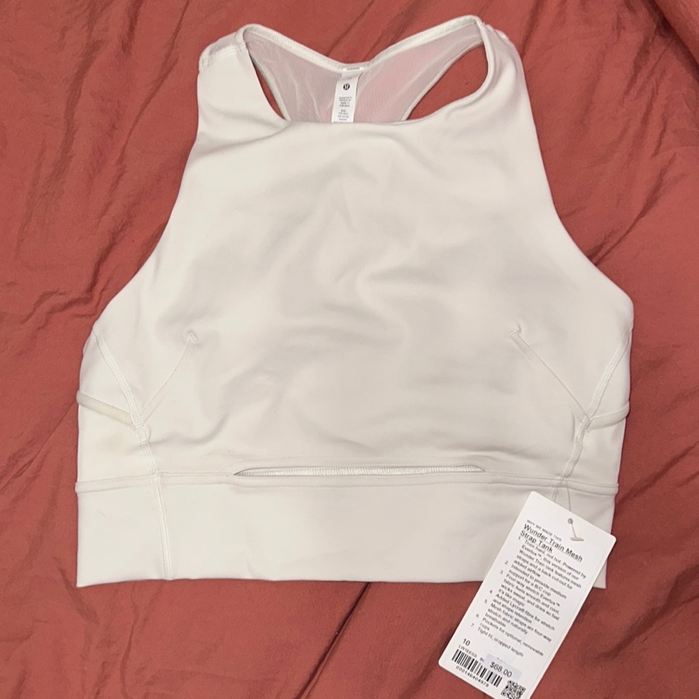 Bone colored Lululemon Wunder Under tank